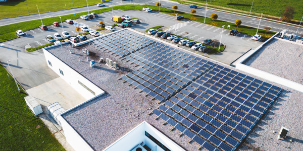 Reformas Integrales de Naves Industriales Malgrat de Mar · Instalación de Energías Renovables