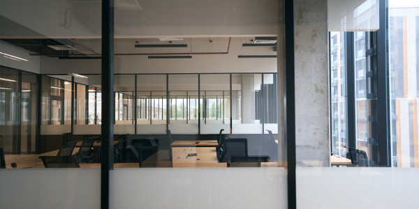 Reformas Integrales de Oficinas y Despachos la Llagosta · Diseño e Instalación de Paneles Divisorios