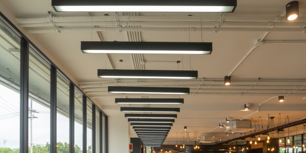 Reformas Integrales de Oficinas y Despachos la Llagosta · Diseño e Instalación de Iluminación LED Eficiente