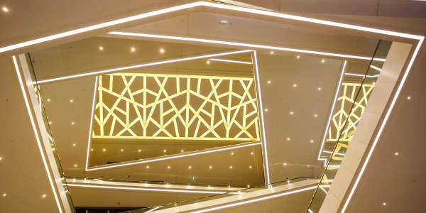 Reformas Integrales de Tiendas y Locales  Comerciales Alella · Diseño e Instalación de Iluminación LED Eficiente